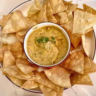 HG CHIPS & QUESO