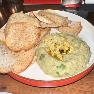AVOCADO HUMMUS