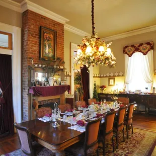 Sit down to a hearty breakfast in the HH Whitney House dining room