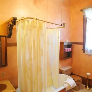 Miss Scarlett O'Hara's bath