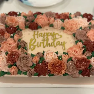 This was for my daughter's 15th birthday. Floral design(roses and carnations) Colors I asked for pinks, blushes and a wine color combo.
