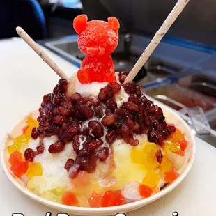 a bowl of red bean snoice