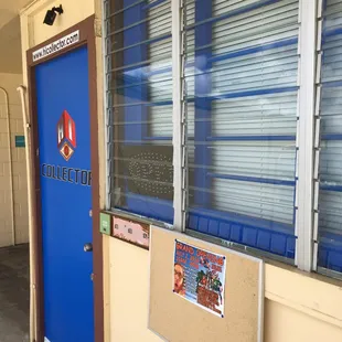 Shop entrance, 3rd floor