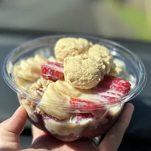 Regular Acai Bowl w/strawberries, bananas, granola, honey &amp; condensed milk