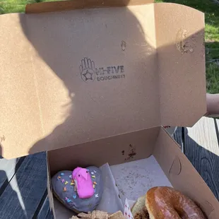 food, dough desserts, donuts