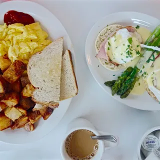 Classic Eggs Benedict