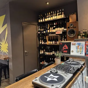 sushi and sashimi, interior