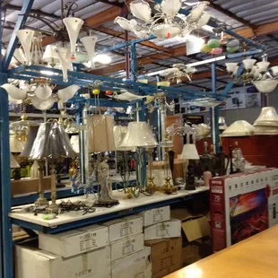 Table lamps and ceiling lighting