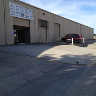 34,000 sq feet of retail and warehouse store