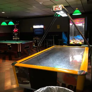 Pool/Arcade room