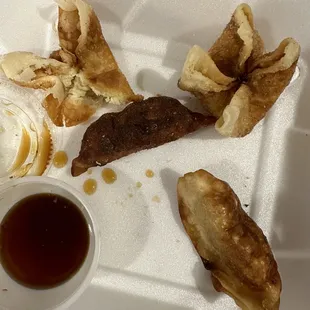 Burnt Pot stickers &amp; crab Rangoon