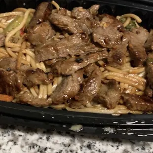 Beef lo mein