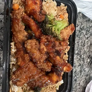 General Tso&apos;s chicken with fried rice