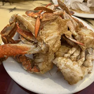 The crabs legs taste yuk !!! Horrible  Look like the keep the crab for long time in the freezer maybe already expired