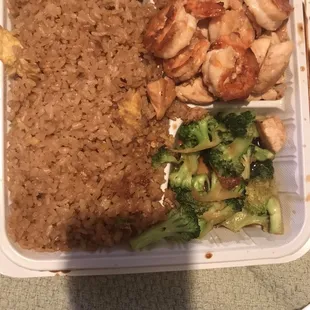 Shrimp And Chicken Fried Rice With Broccoli!