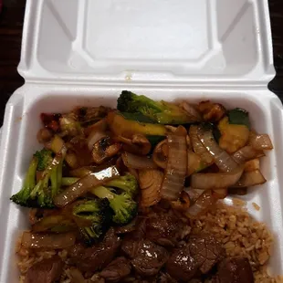 Hibachi Steak with add on Zucchini, mushrooms, onions and broccoli.
