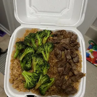 Steak fried rice with broccoli