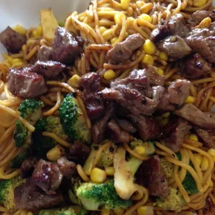 Steak lo mein with corn and broccoli