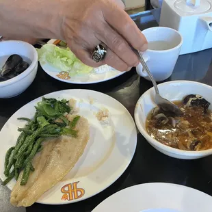 Lunch buffet Sour soup,Steamed fish and stir-fried vegetables are good.
