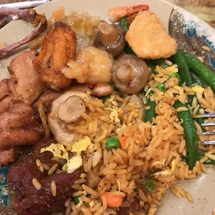 Coconut shrimp fresh green beans, jalapeño chicken, beef tenderloin, sautéed mushrooms , fried rice