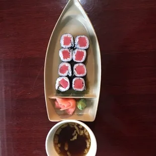Tuna roll 1.99 lunch special