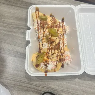 Crab and tuna nachos