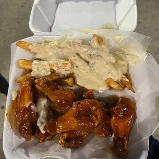 Wings and Alfredo fries