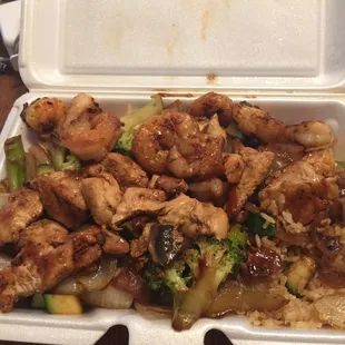 Chicken and shrimp with extra vegetables