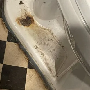 I love their food,But. When you have as many employees as they do no bathroom should look like this. Do better Hibachi Supreme.