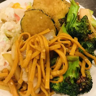 Cheesy crab, noodles, fried zucchini, broccoli with chicken