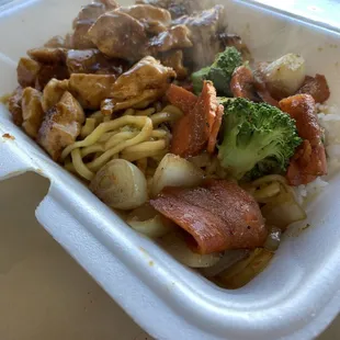 Chicken snack with noodles and mixed veggies