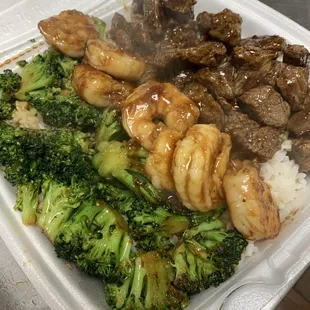 Steak and Shrimp Hibachi with white rice and broccoli