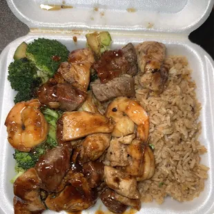 Hibachi combo (chicken, beef, and shrimp)