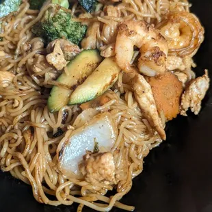 Rice bowl with Yakasoba Noodles