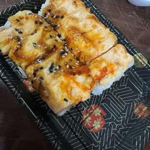 Sad looking sushi - missing any wasabi or ginger