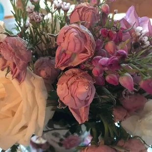 These are the flowers that we're picked up on Friday as Mother's Day gift from out of town family They were dead by Sunday!