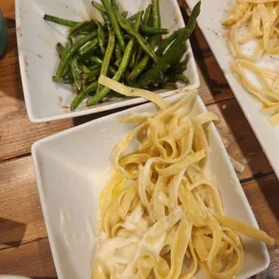 Alfredo and green beans. This is what is left over.