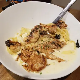 Pasta Alfredo with chicken