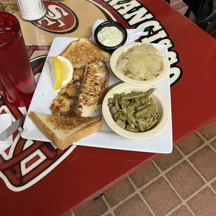 Fish, green beans cabbage toast, Tater sauce