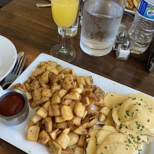 Classic Eggs Benedict