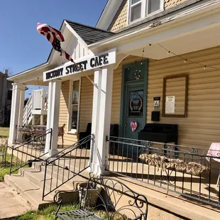 1 1/2 story cottage style house
