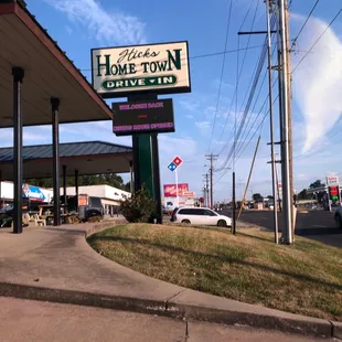 Hicks Dine in Signage.