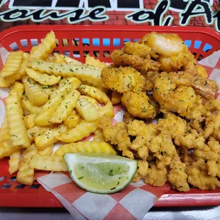Jumbo fried shrimp, fried Conch combo and french fries