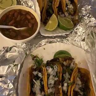 Tacos de Barbacoa, Fajita, Chicharrón, y Al Pastor