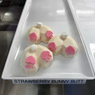 After a weekend at a Walk to Emmaus with ~75 men enjoying smoked chicken, pork, beans and cornbread, hotdogs: strawberry bunny butt!!