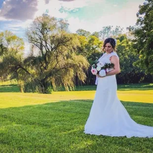 weeping willow in the background - great for pics!