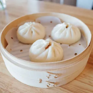 Fresh Steamed Pork Buns 猪肉包