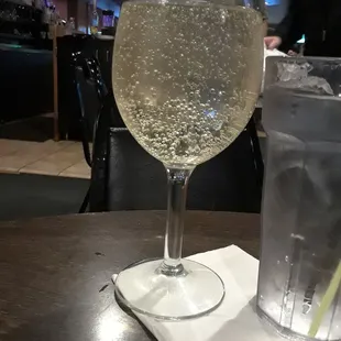 White wine spritzer