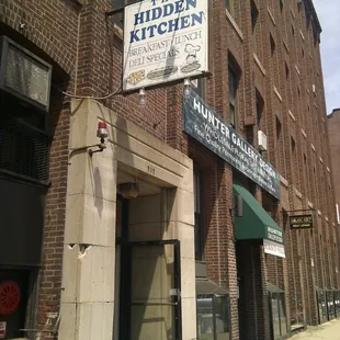 the entrance to the restaurant