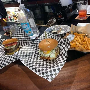 Kitchen burger.... So juicy!